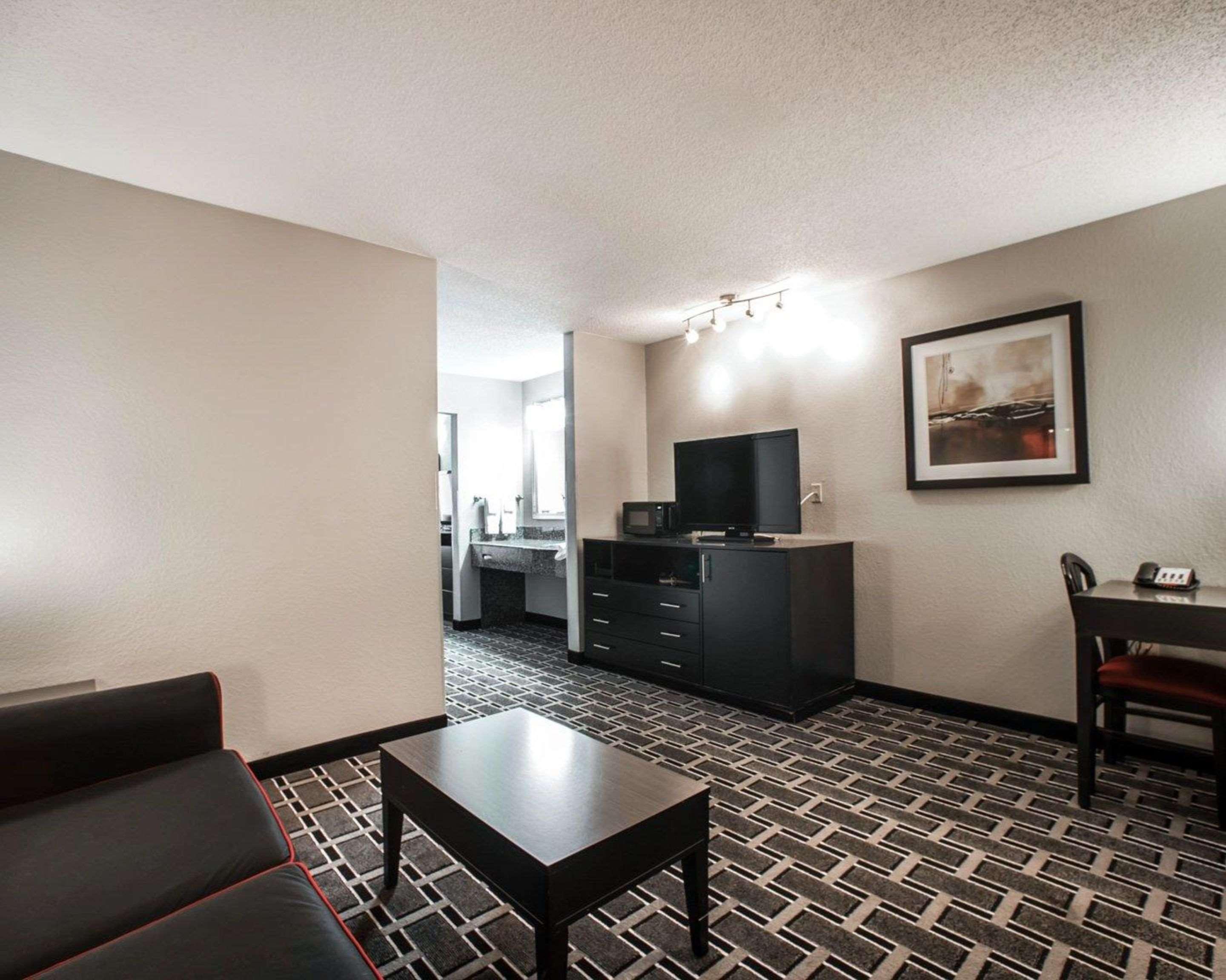 Comfort Suites Nashville Airport - Bna מראה חיצוני תמונה