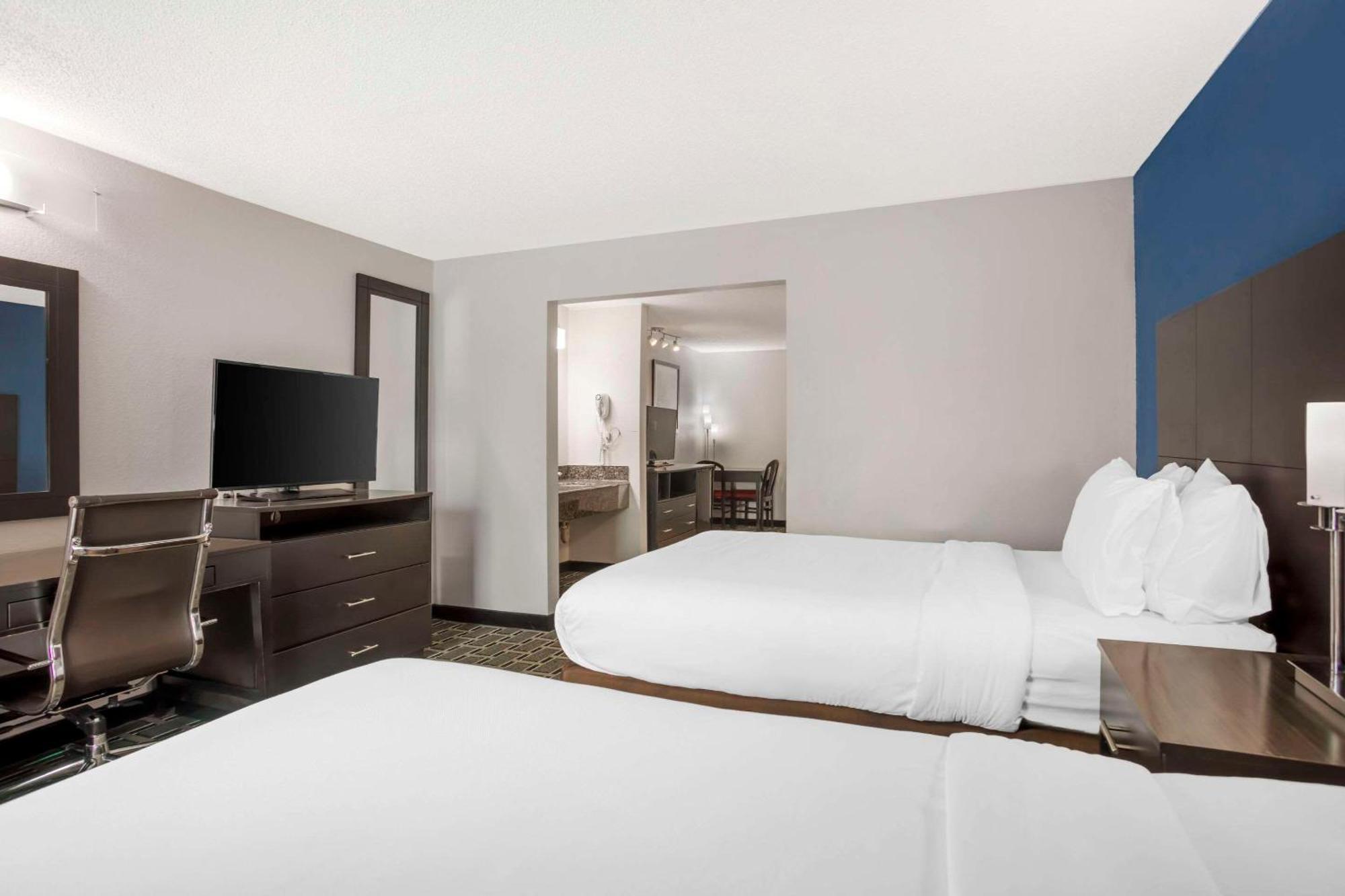 Comfort Suites Nashville Airport - Bna מראה חיצוני תמונה