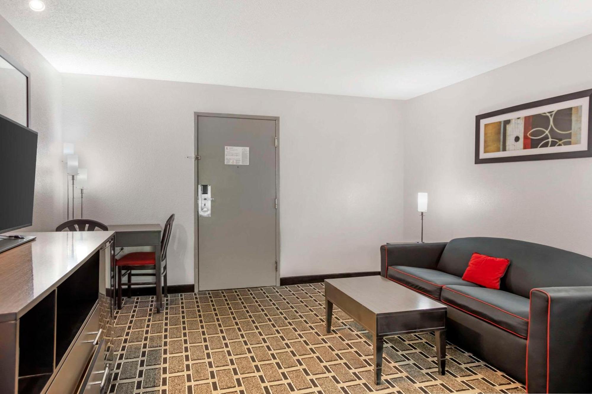 Comfort Suites Nashville Airport - Bna מראה חיצוני תמונה